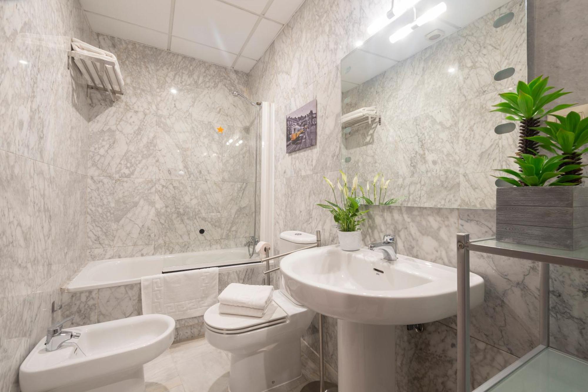 Apartamento Adultos Centro Nueva De La Virgen 2 Free Parking Granada Eksteriør billede
